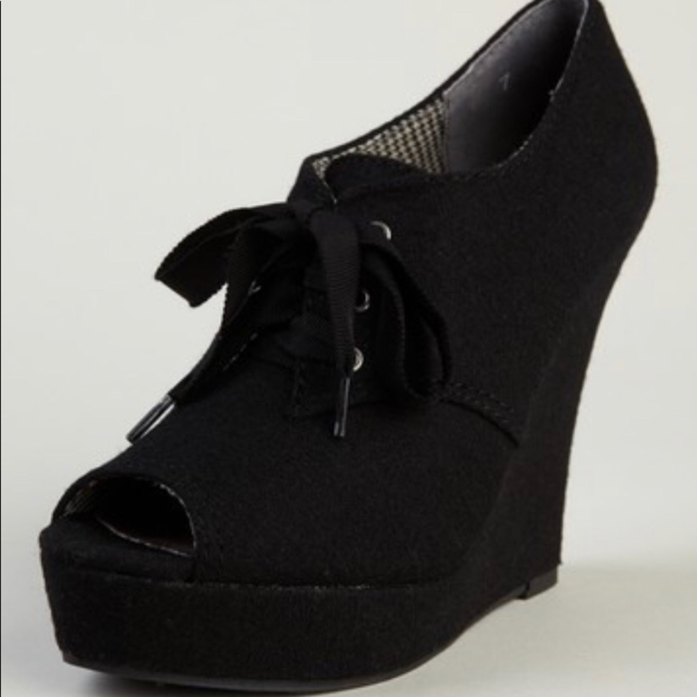 PRE-OWNED BC RUFFLE WEDGE BOOTIES IN GREY